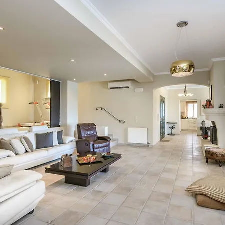 Anemos Lakithra Villa Minia